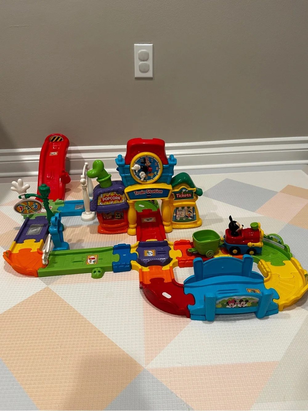 VTech Go! Go! Smart Wheels Mickey Mouse Choo-Choo Express play set